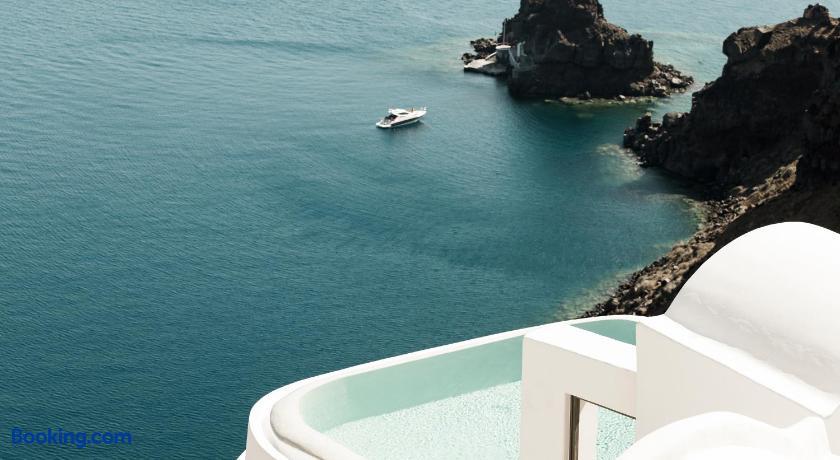 booking-1070793944-263767062-728791 Armenaki Santorini