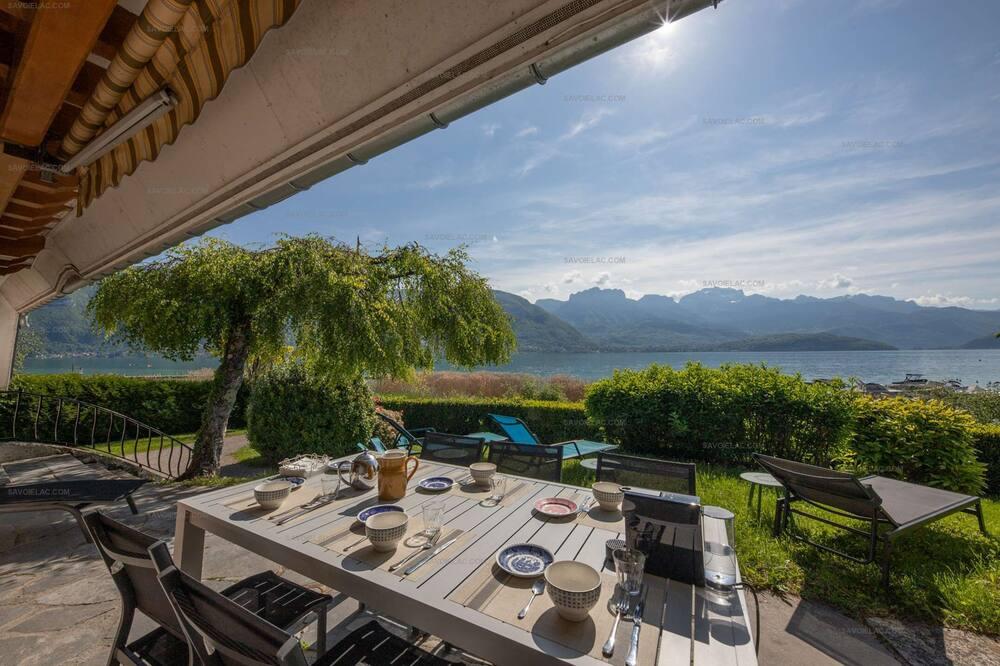 Savoielac Lac d'Annecy - Sévrier - Bord de lac : Villa Poisson Rouge - Rhône-Alpes - Cessens visuel 2/5 Savoielac Lac d'Annecy - Sévrier - Bord de lac : Villa Poisson Rouge - Rhône-Alpes - Cessens visuel 2/5