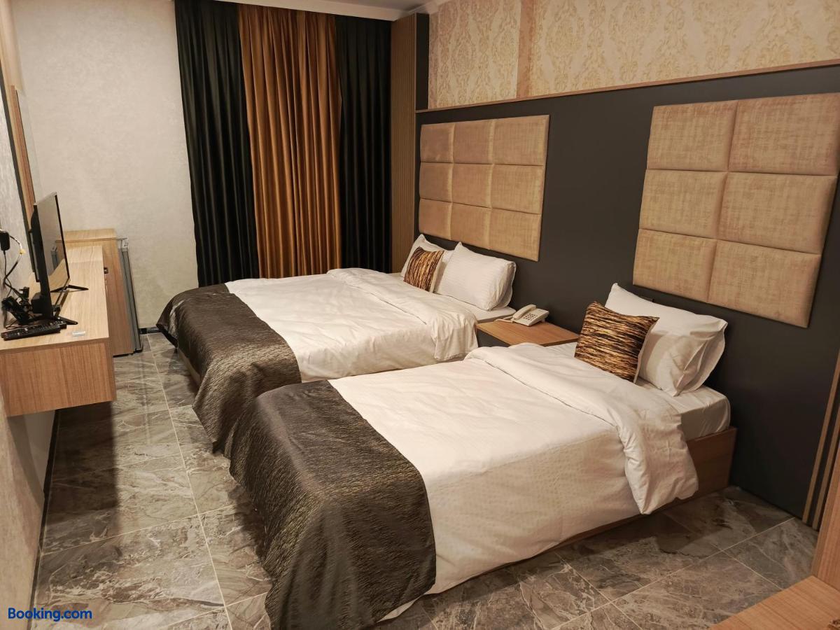 booking-1071267710-542353655-969960 Sarok Hotel