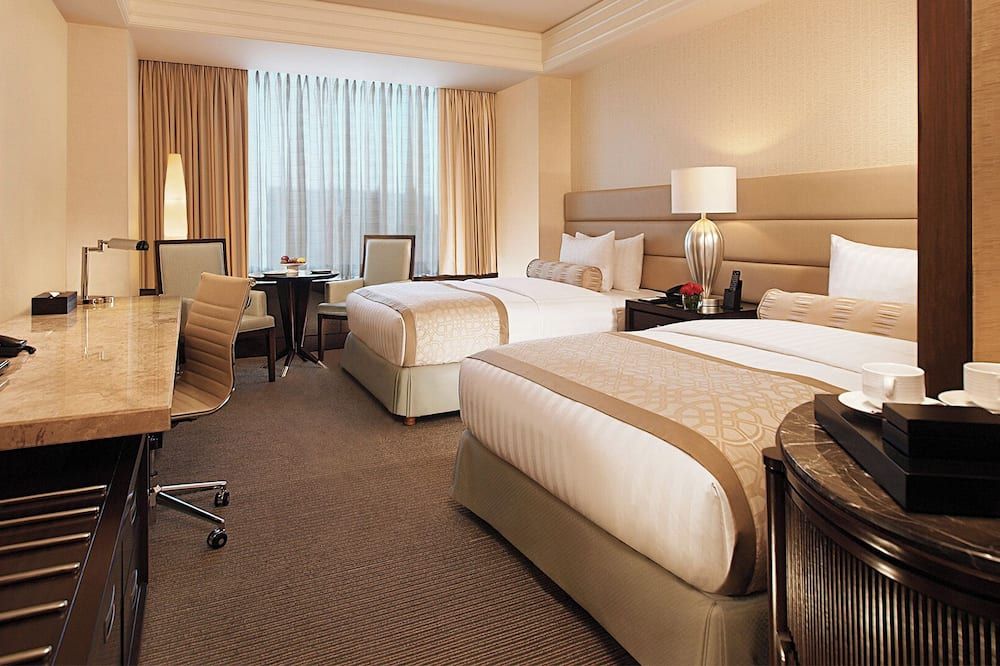 Crimson Hotel Filinvest City, Manila