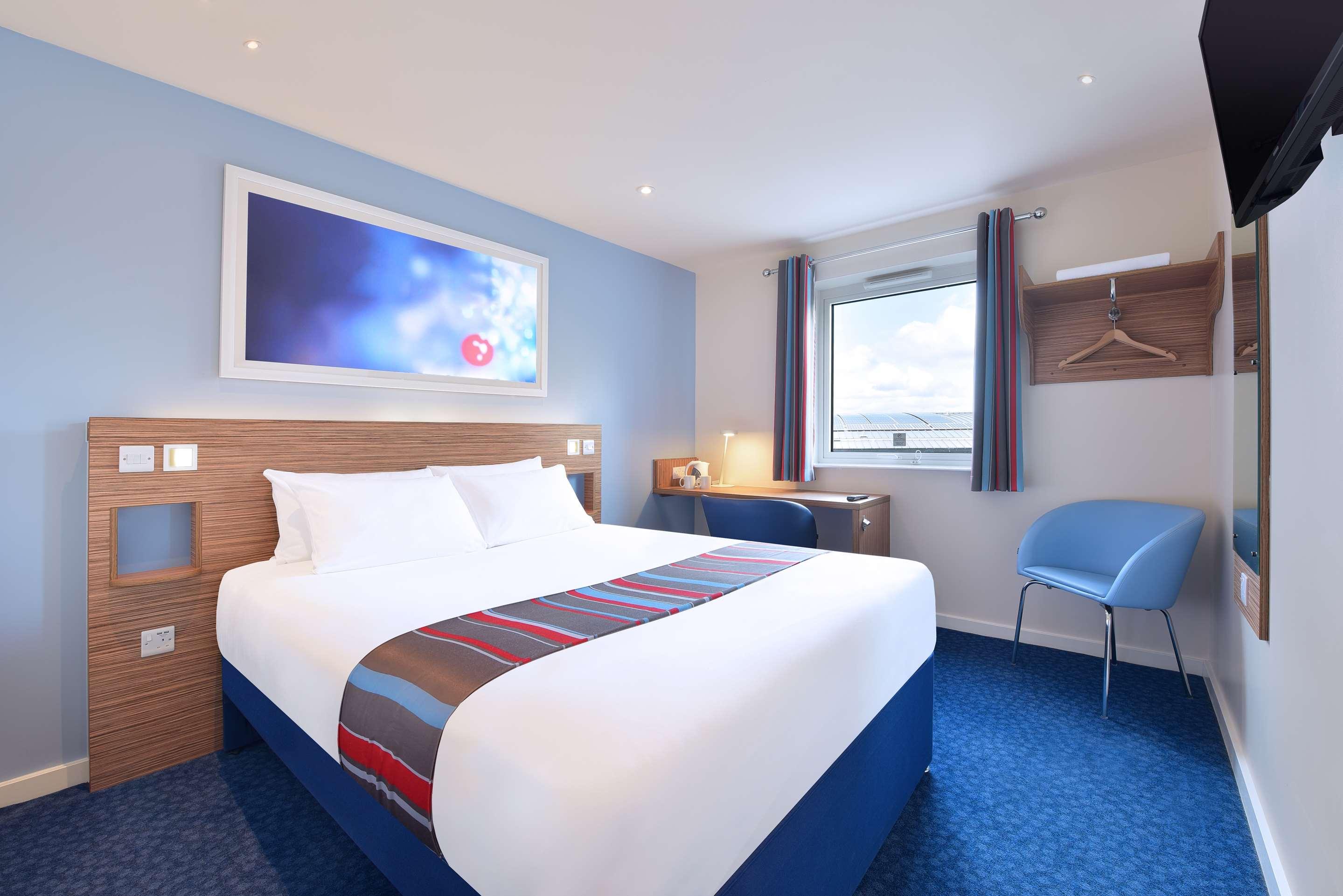 travelodge-gloucester-gloucester-eng-united-kingdom-compare-deals