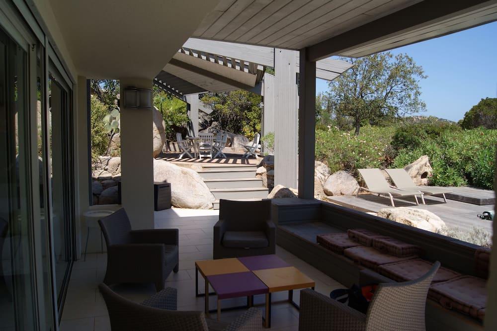 Sea View Villa Near The Beach Calalonga, Bonifacio, South Corsica Corsica - Bonifatius visuel 2/5 Sea View Villa Near The Beach Calalonga, Bonifacio, South Corsica Corsica - Bonifatius visuel 2/5