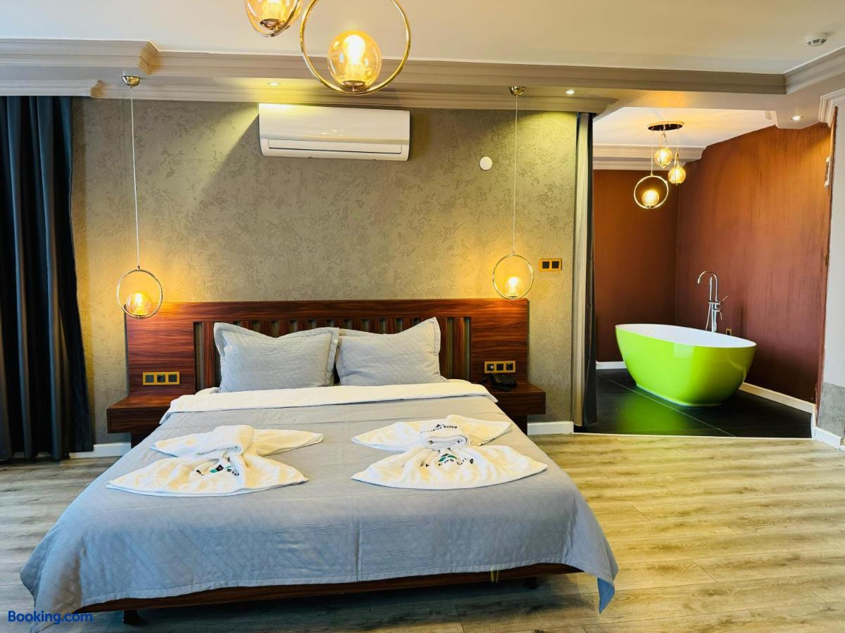 booking-1071604422-551992089-072083 Treekos Suite Hotel Istanbul Airport