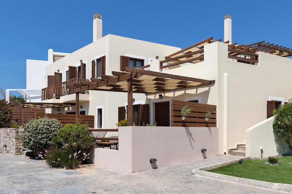 sembo-3788326-2841ad-464267 Syra Bay