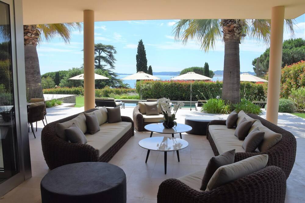New luxury villa, sea view and St Tropez, beaches on foot Provence-Alpes-Côte d'Azur - Grimaud visuel 2/10