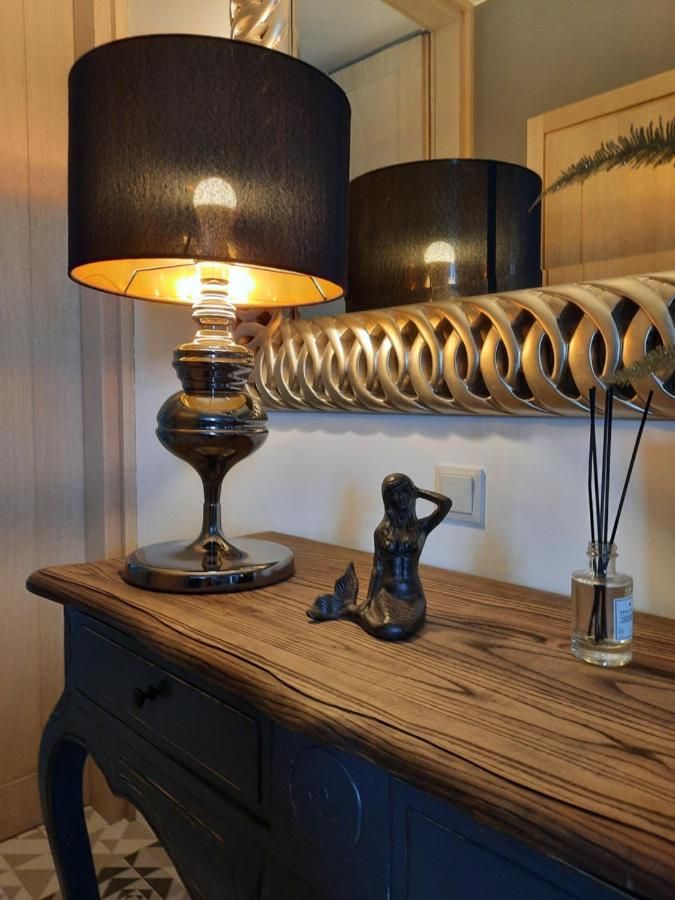 Lake & Library boutique Hotel