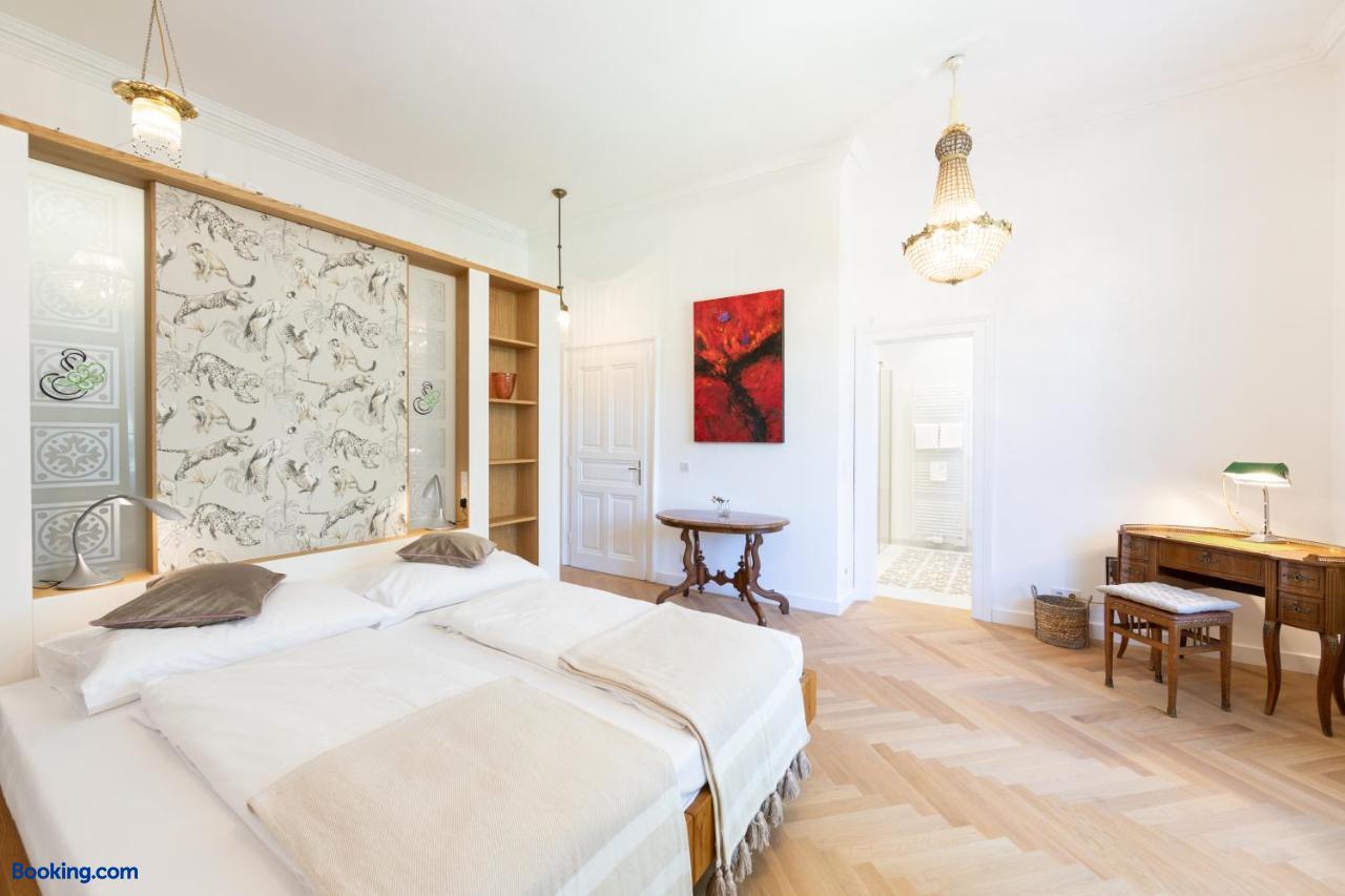 booking-555360-428389008-915786 Schloss Schönau