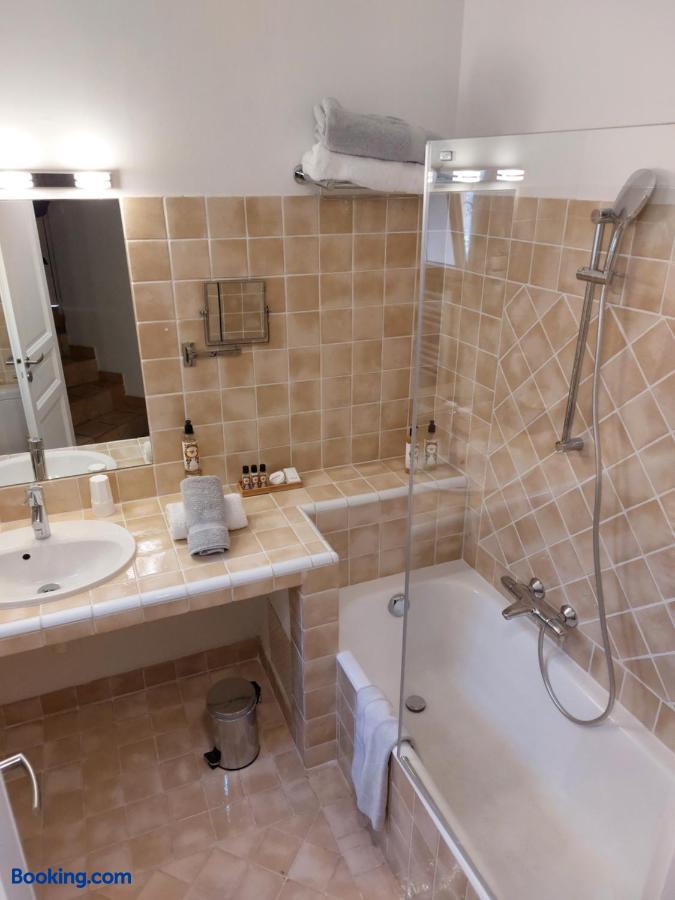 booking-2146285-357073651-142753 Hotel les Bouis