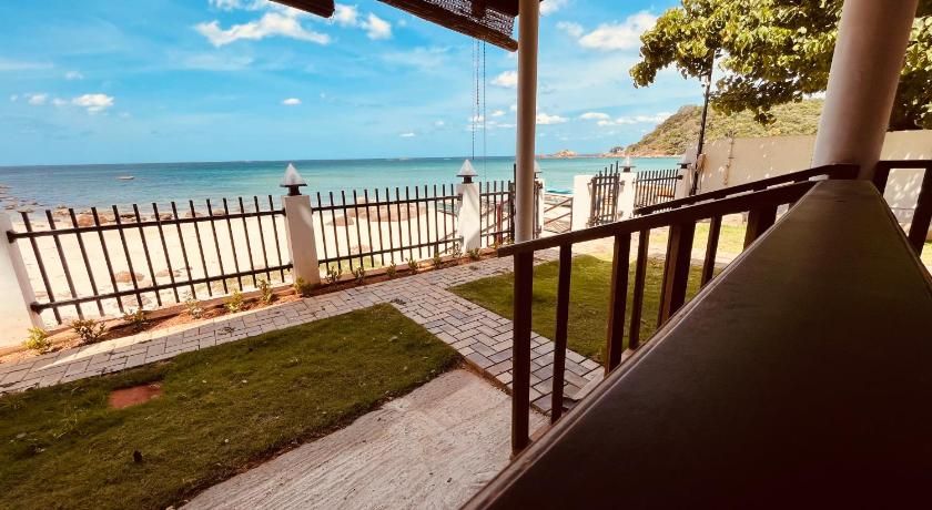 Janas Blue Water Corner