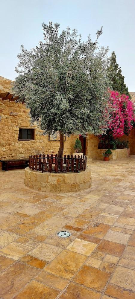 sembo-95733-f041b7-222601 Hayat Zaman Hotel And Resort Petra