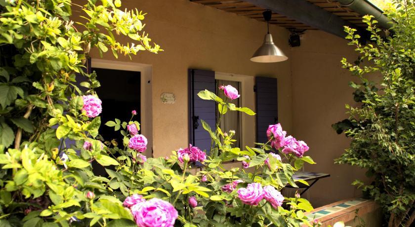 Clos des Iris Provence-Alpes-Côte d'Azur - Moustiers-Sainte-Marie visuel 3/5 Clos des Iris Provence-Alpes-Côte d'Azur - Moustiers-Sainte-Marie visuel 3/5