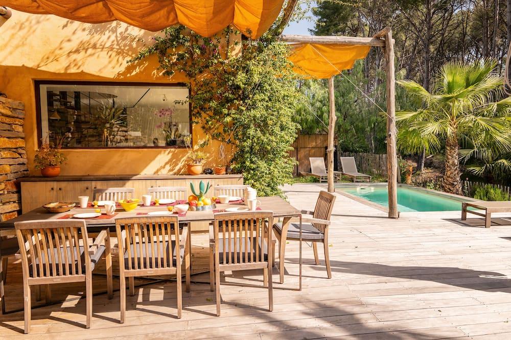 Villa La Finca meublé 5 de tourisme St Cyr-sur-Mer Les Lecques Provence-Alpes-Côte d'Azur - Saint-Cyr-sur-Mer visuel 1/5 Villa La Finca meublé 5 de tourisme St Cyr-sur-Mer Les Lecques Provence-Alpes-Côte d'Azur - Saint-Cyr-sur-Mer visuel 1/5
