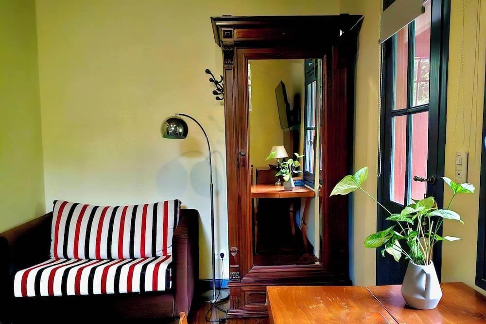 Be Jardin Escondido By Coppola