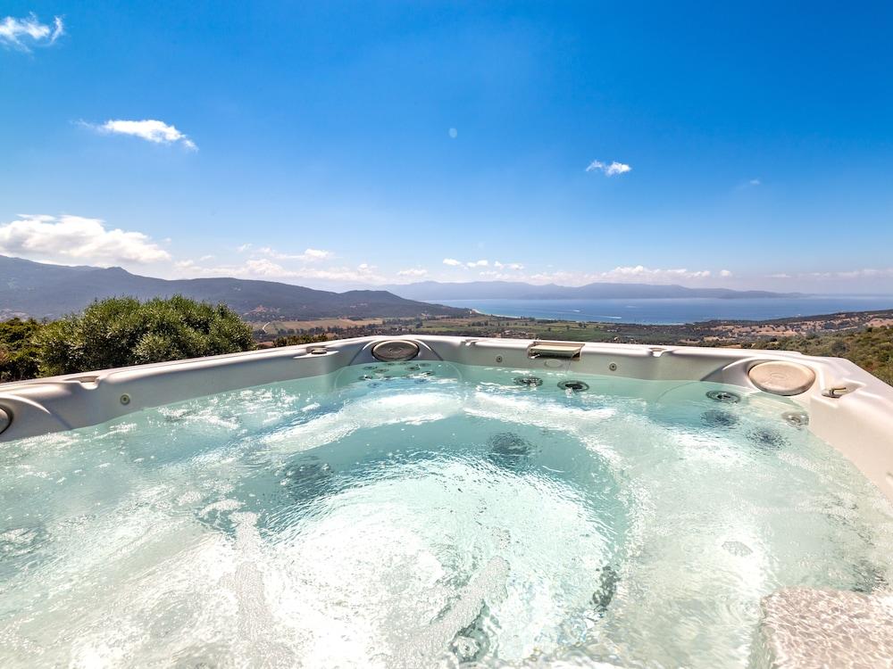 Magnificent Villa Heated Swimming Pool Jacuzzi Panoramic Sea View 3km From The Beach Corsica - Serra-di-Ferro visuel 4/5 Magnificent Villa Heated Swimming Pool Jacuzzi Panoramic Sea View 3km From The Beach Corsica - Serra-di-Ferro visuel 4/5