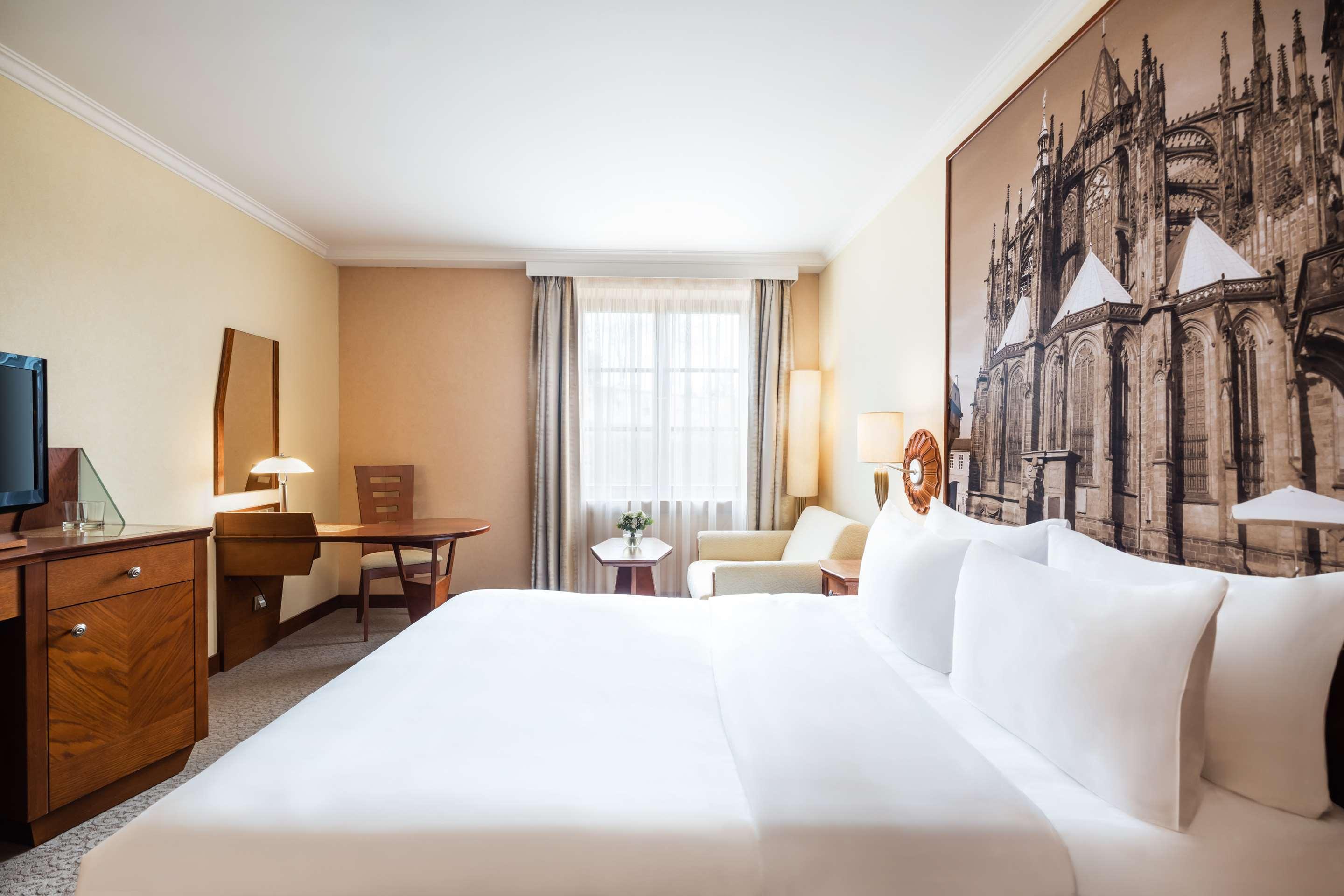 ice-679788-106296448-309467 Lindner Hotel Prague Castle