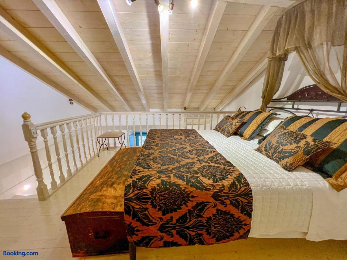booking-684144-549423367-894428 PortaDelMare deluxe suites