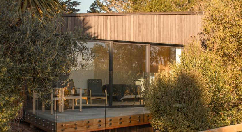 Tussock Hill Vineyard Retreats