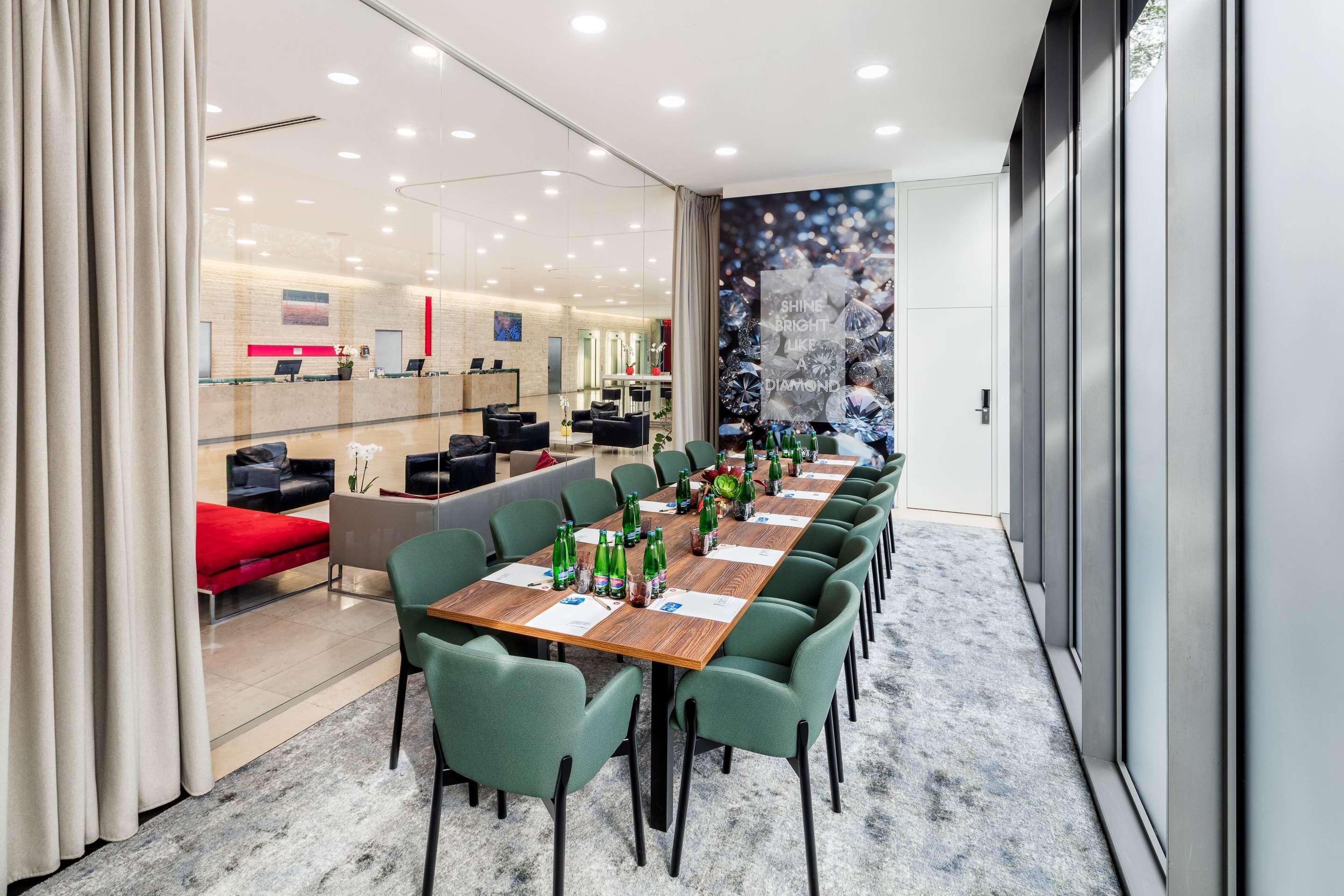 ice-100020-122213586-514174 Vienna House Andel'S Prague