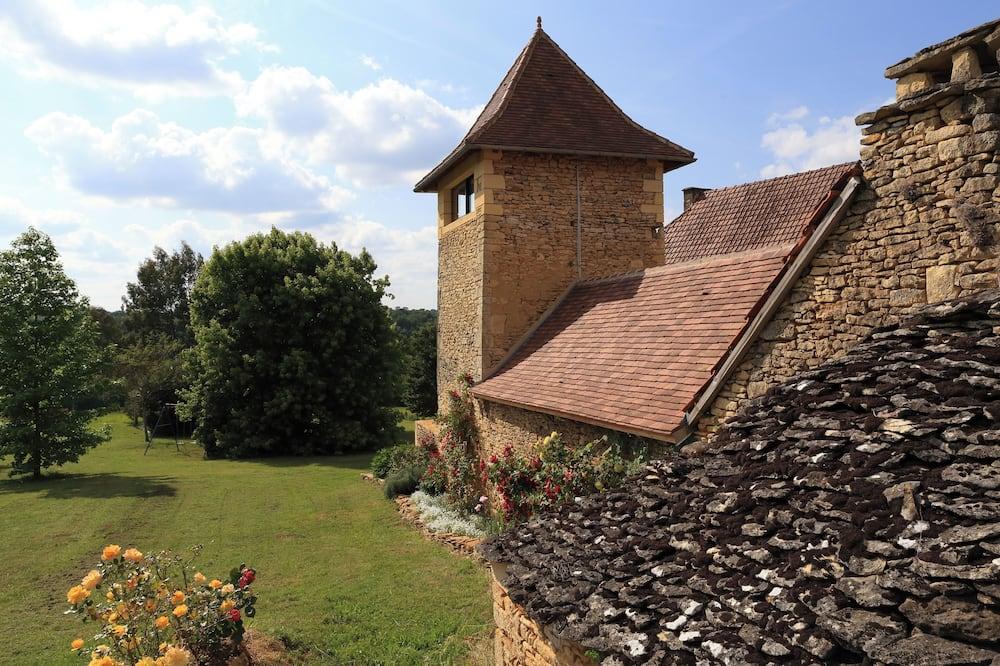 Restored farmhouse from the 17th century with swimming pool and beautiful views Aquitaine - Saint-Amand-de-Coly visuel 2/5 Restored farmhouse from the 17th century with swimming pool and beautiful views Aquitaine - Saint-Amand-de-Coly visuel 2/5