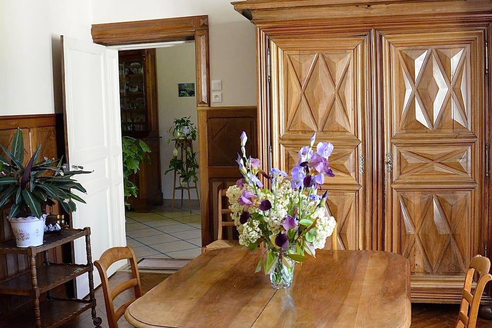 Le Vieux Noyer Poitou-Charentes - Jonzac visuel 1/5 Le Vieux Noyer Poitou-Charentes - Jonzac visuel 1/5