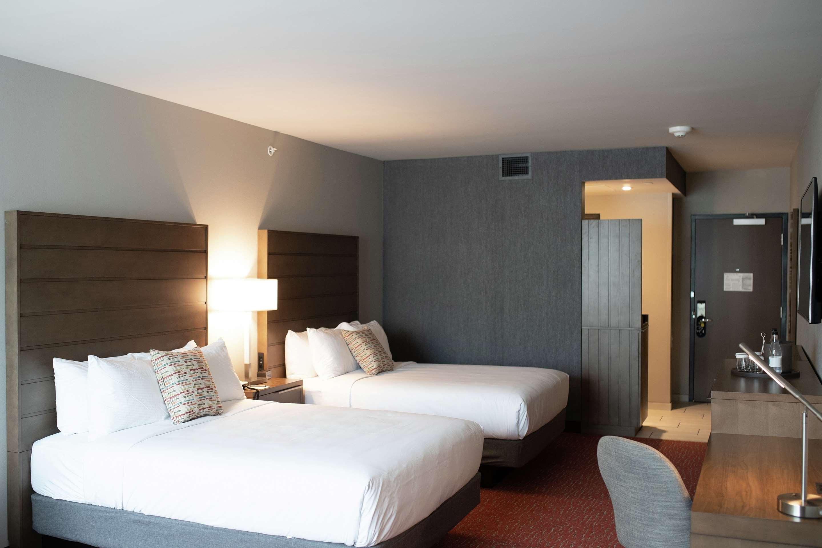 ice-5272565-100075674-675451 Revel Hotel Des Moines Urbandale, Tapestry Collection By Hilton