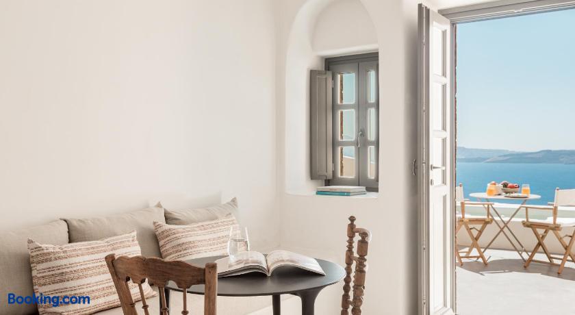 booking-1070793944-483397078-661131 Armenaki Santorini