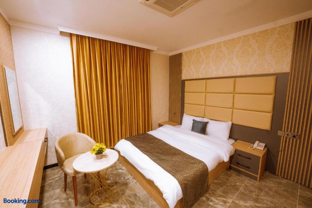 booking-1071267710-637383520-786501 Sarok Hotel