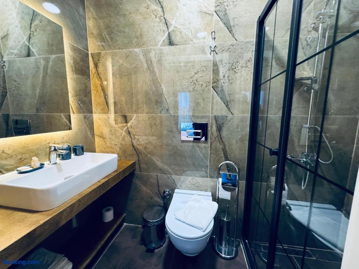 booking-1071604422-552009857-690254 Treekos Suite Hotel Istanbul Airport