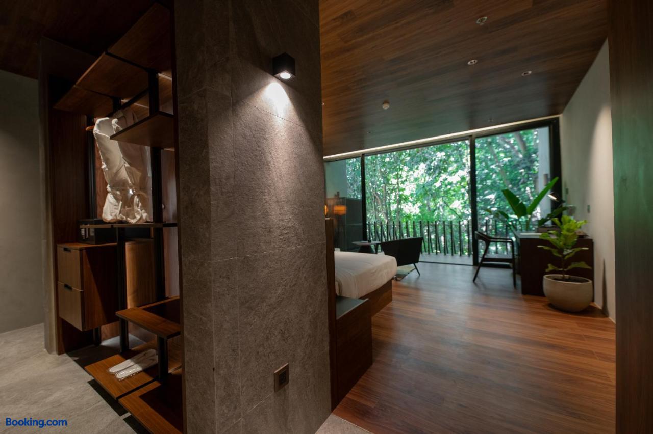 booking-1071323977-563625218-922763 Piece Lio from Japan Managed by H Hospitality Group
