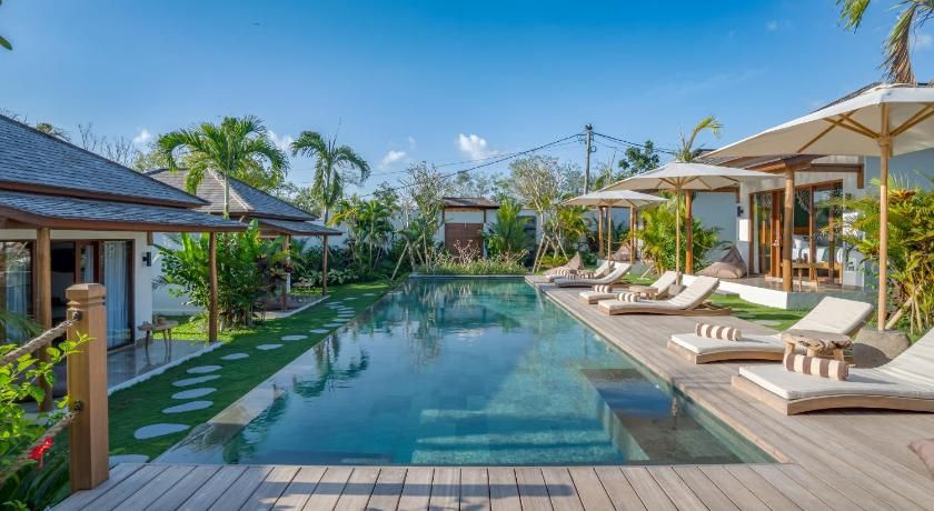 Ehoa Bali Nyanyi Boutique Hotel - In Front Of Entrance To Nuanu