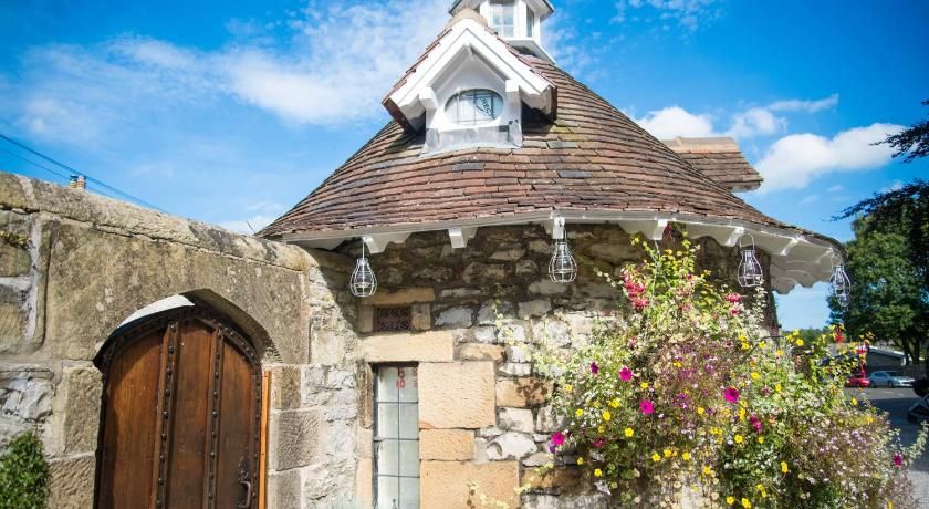 Rafters at Riverside House Hotel