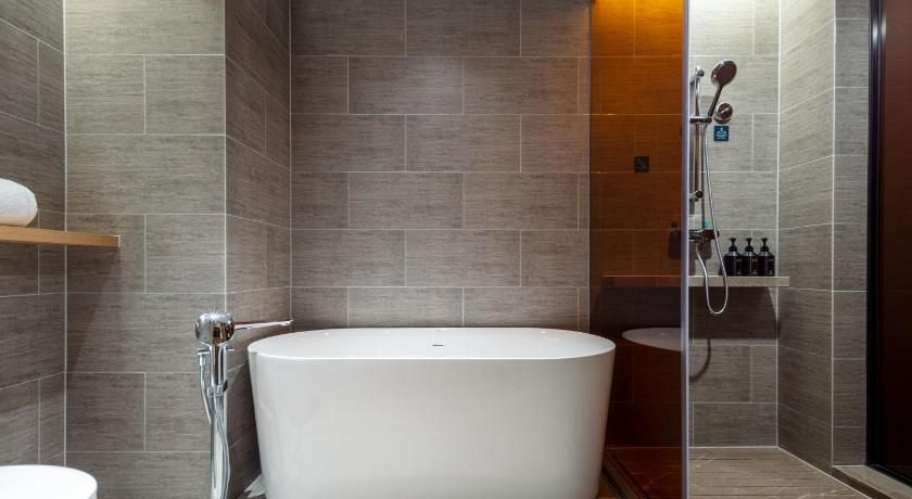 Atour Hotel Meizhou West Railway Station R&F Center