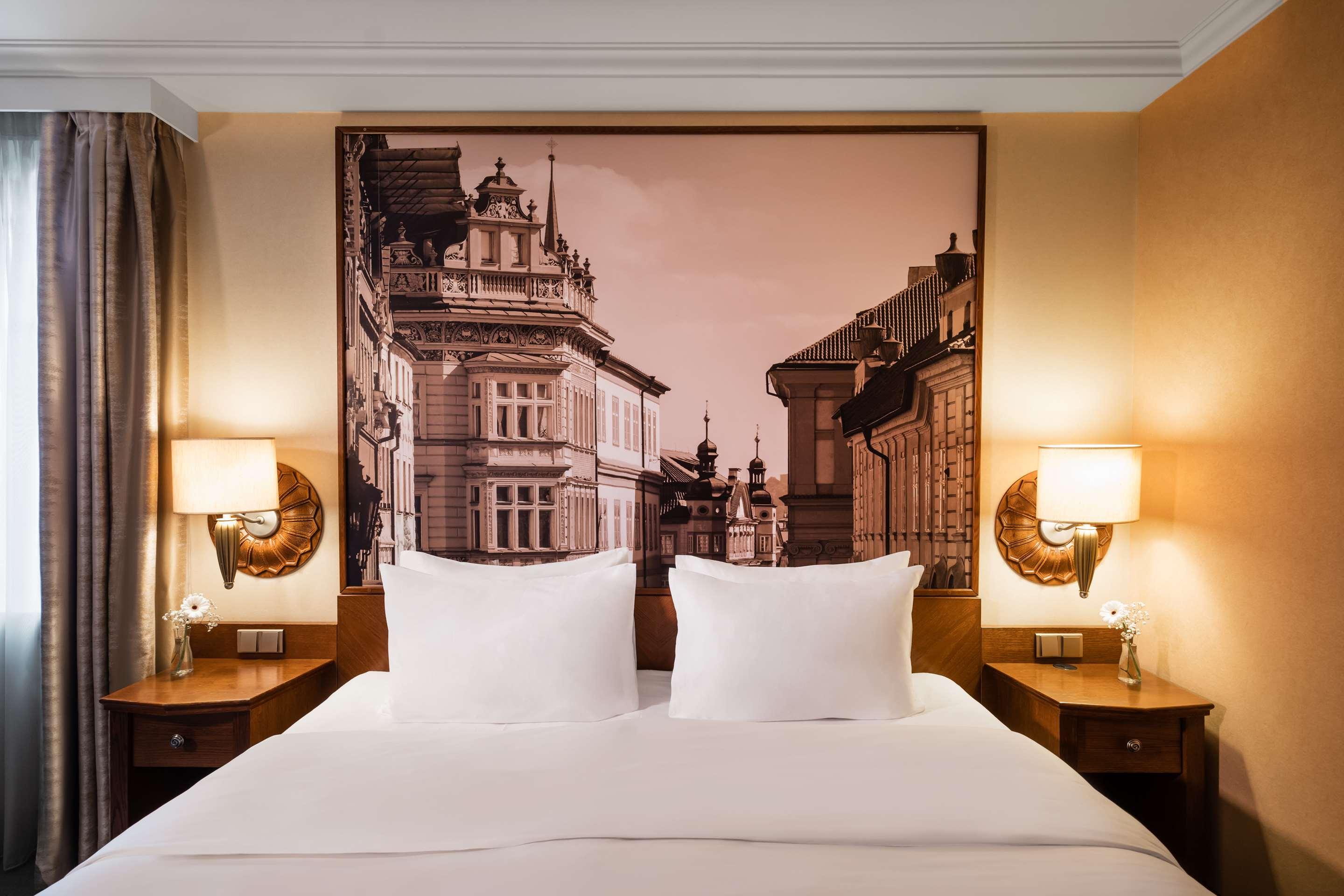 ice-679788-106296413-052937 Lindner Hotel Prague Castle