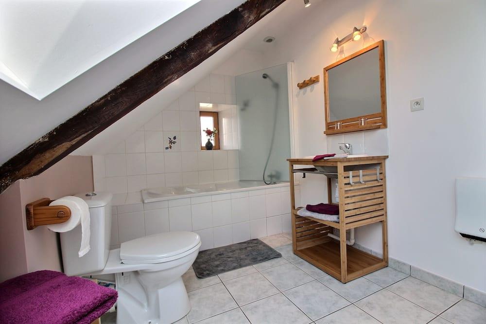 Cottage 12 or 14 seats group (2 ch RMCs in stone farmhouse with garden) Bretagne - Hillion visuel 3/5 Cottage 12 or 14 seats group (2 ch RMCs in stone farmhouse with garden) Bretagne - Hillion visuel 3/5