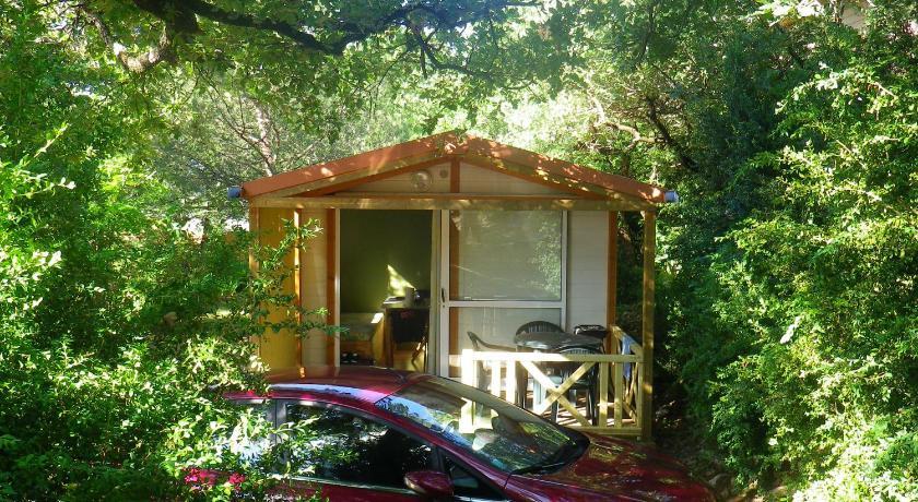 Camping Chalets Les Chênes Verts Rhone-Alpes - Vogüe visuel 4/5 Camping Chalets Les Chênes Verts Rhone-Alpes - Vogüe visuel 4/5