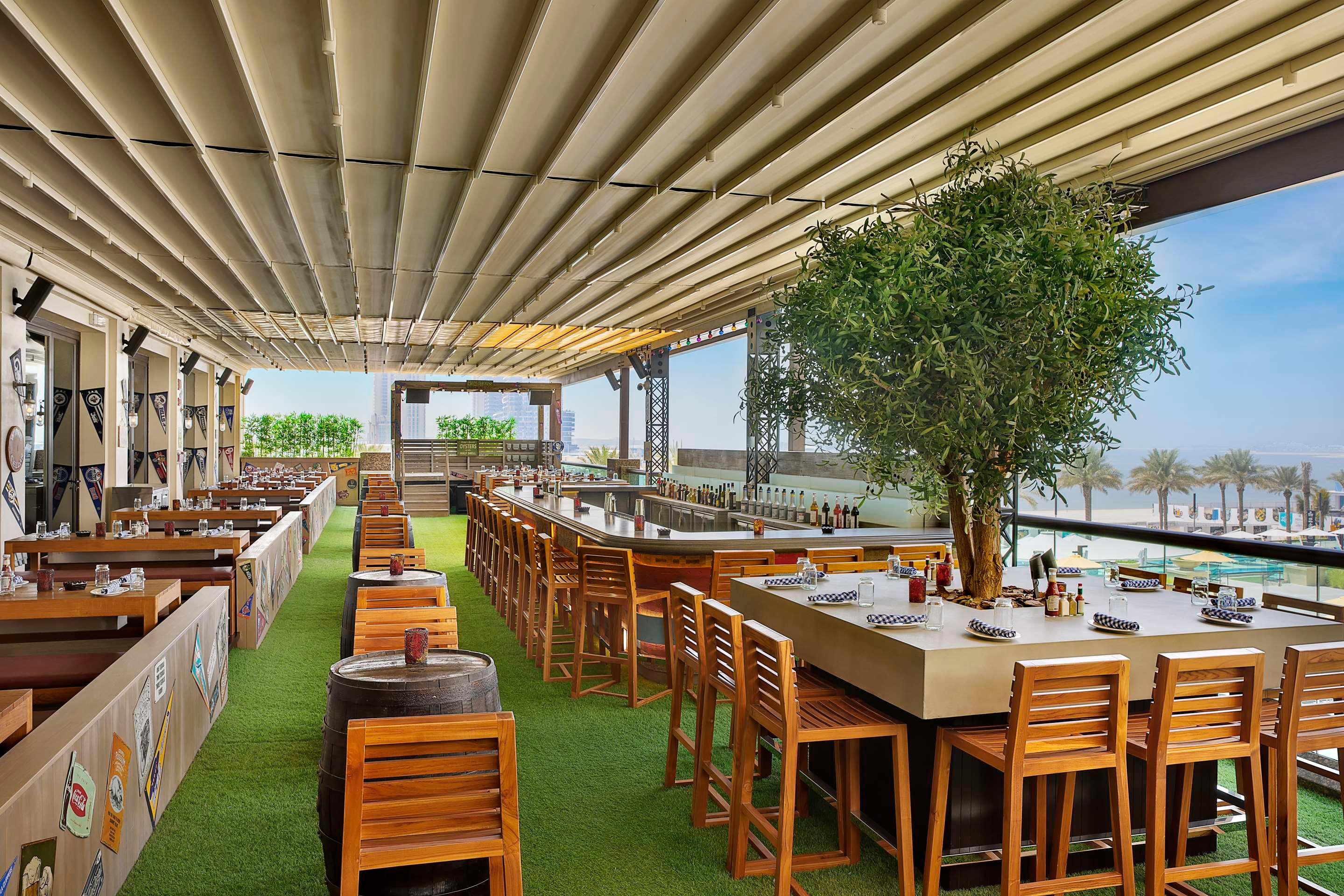 ice-8521867-111246432-431361 Hilton Dubai Palm Jumeirah