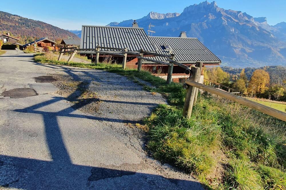 Chalet Familial Face au Mont Blanc Rhône-Alpes - Cordon visuel 3/5 Chalet Familial Face au Mont Blanc Rhône-Alpes - Cordon visuel 3/5