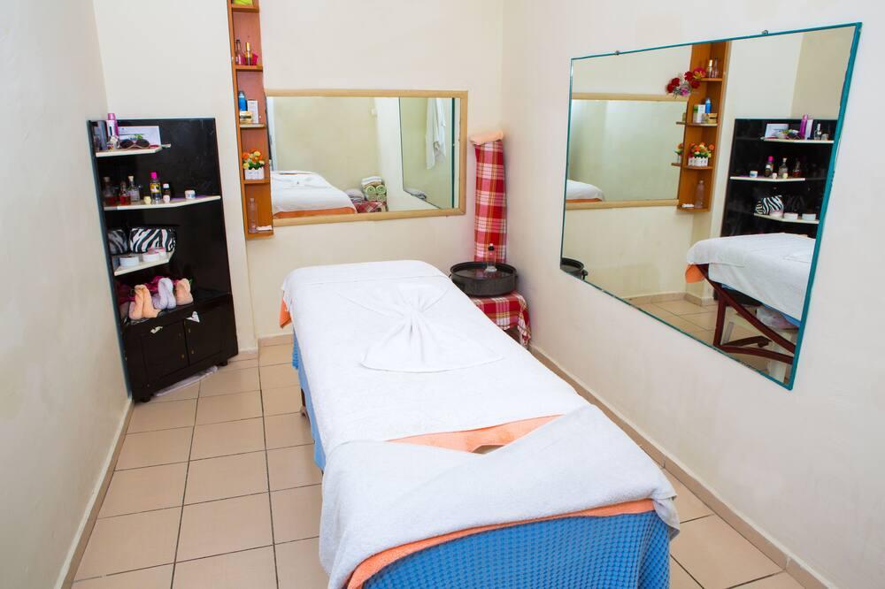expediav2-449679-87c097-949895 Gardenia Beach Hotel