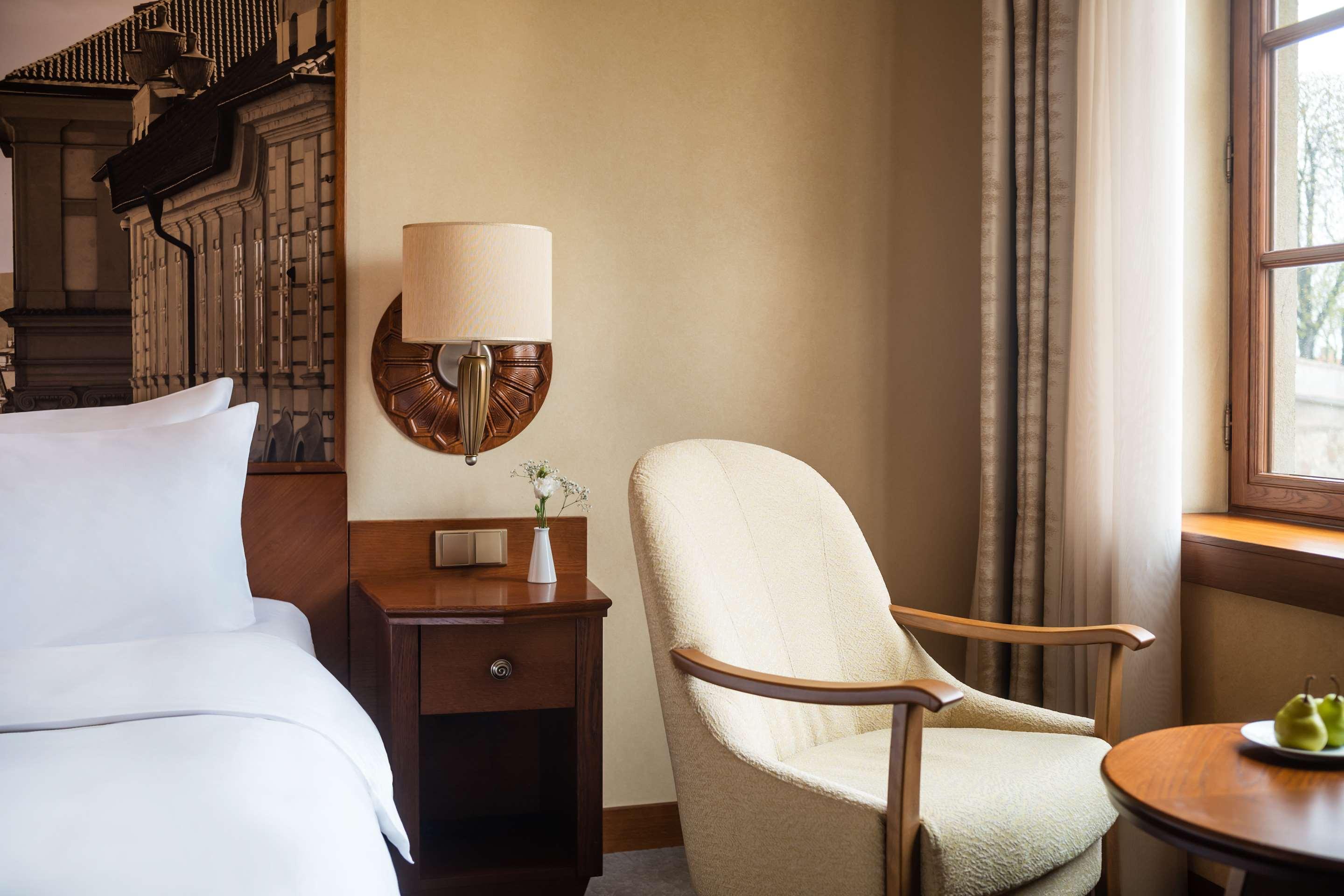 ice-679788-106296424-143087 Lindner Hotel Prague Castle