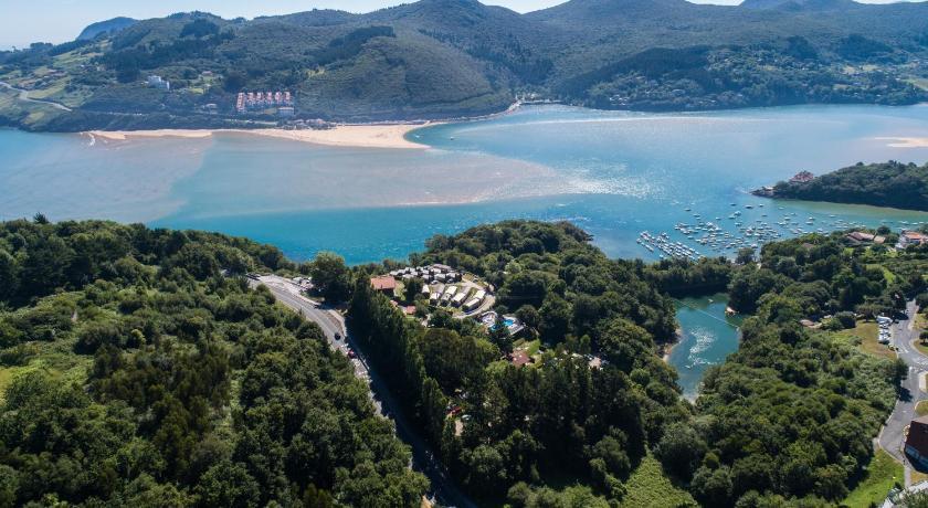 Camping & Bungalows Portuondo Spaans Baskenland  - Mundaka visuel 1/5 Camping & Bungalows Portuondo Spaans Baskenland  - Mundaka visuel 1/5