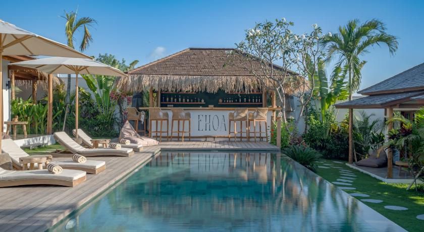 Ehoa Bali Nyanyi Boutique Hotel - In Front Of Entrance To Nuanu