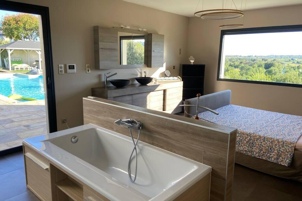 Contemporary upscale villa, heated pool with jacuzzi. Breathtaking view Languedoc-Roussillon - Pezenas visuel 2/5 Contemporary upscale villa, heated pool with jacuzzi. Breathtaking view Languedoc-Roussillon - Pezenas visuel 2/5