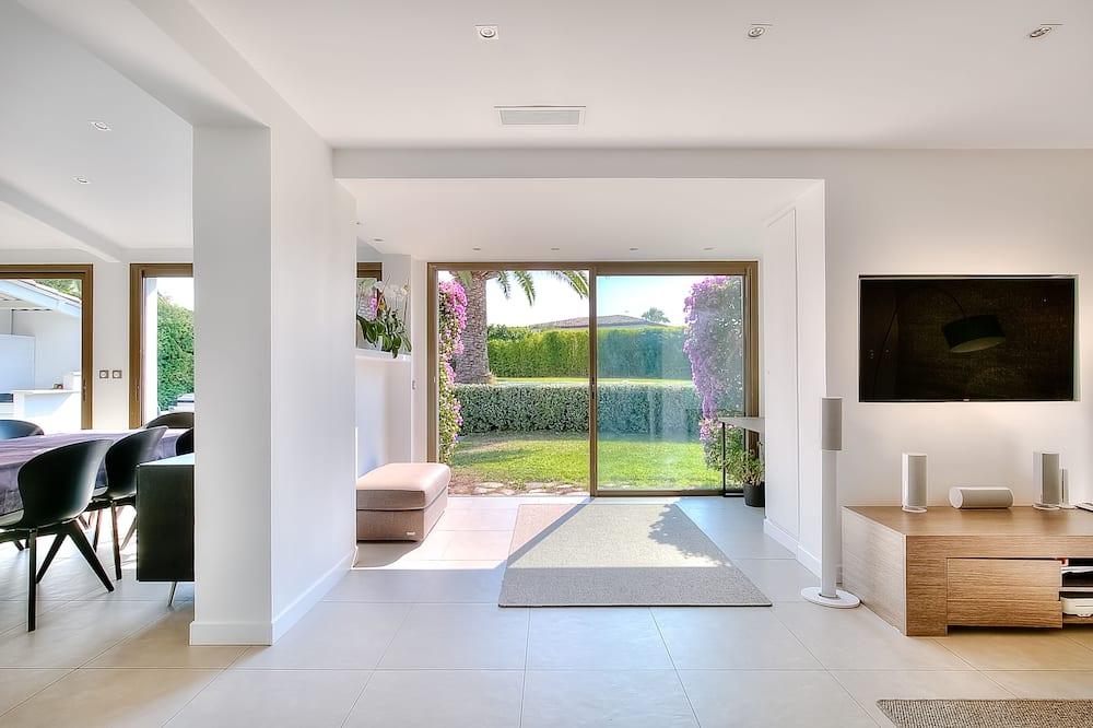 Villa with private pool on prestigious estate Provence-Alpes-Côte d'Azur - Villeneuve-Loubet visuel 5/5