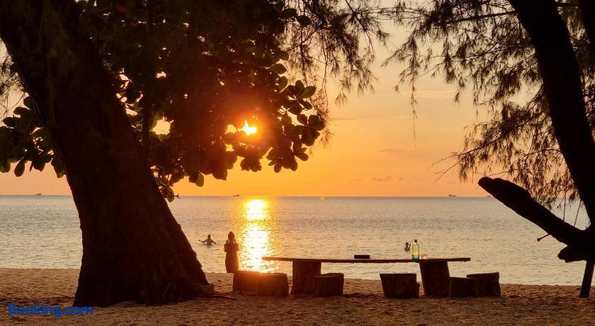 booking-898259-492221011-288415 Sunboo Beach Bungalows