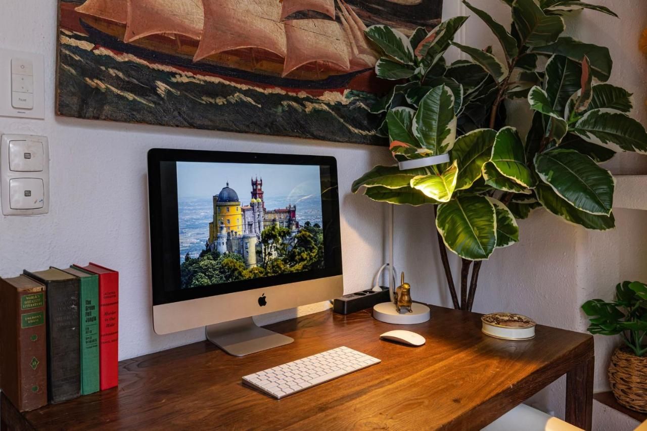 Sintra WOW - Unique double Smart Room in 17th century Palace! Hot tub, Snooker, BBQ, PS5, Sauna, Gym