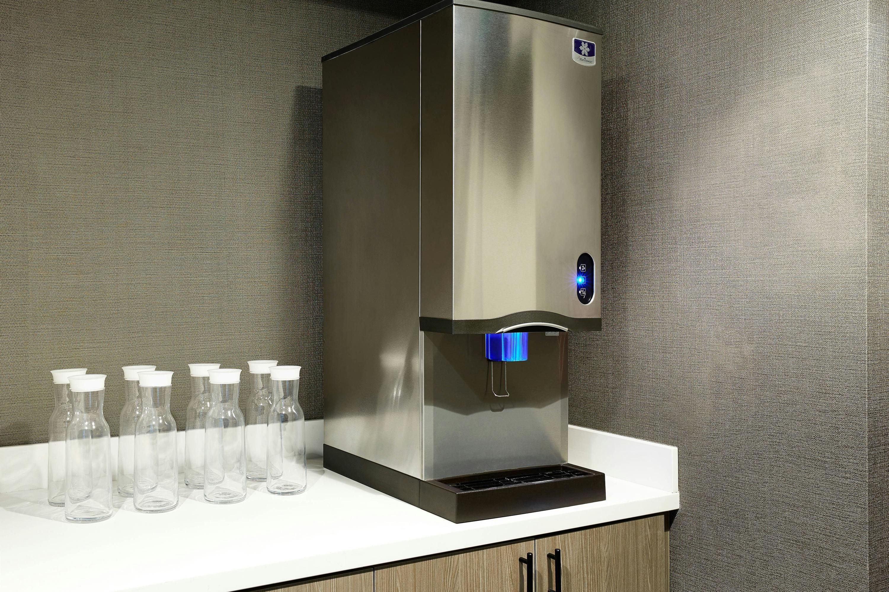 AC Hotel by Marriott Tampa Airport