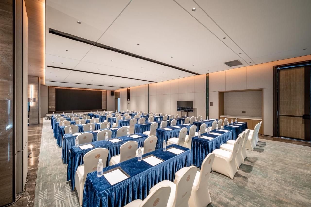 Qinglian Jinghe Hotel Wuhan Zoo International Expo Center Branch