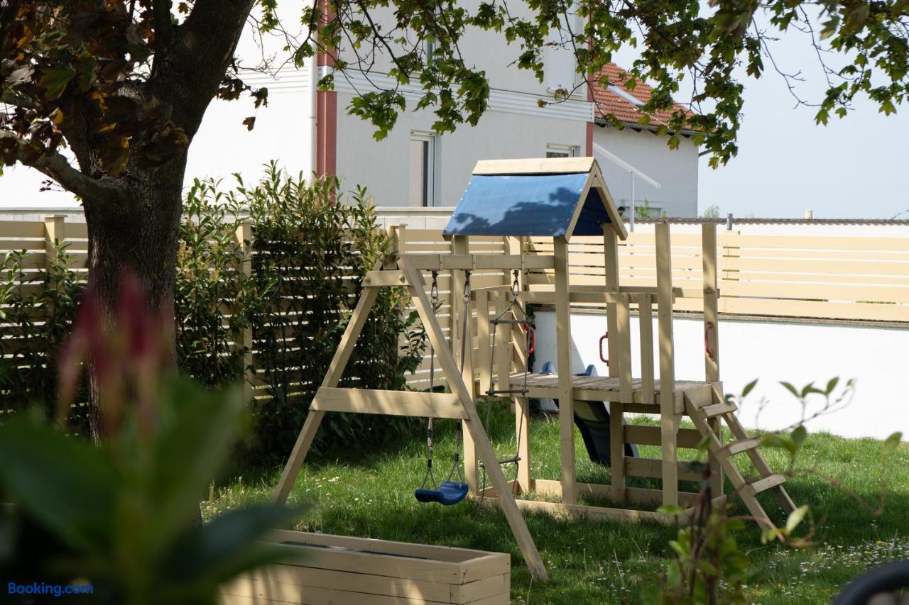 booking-1070737282-568751863-894252 Kracher Hotel Doppelzimmer - inklusive Pool