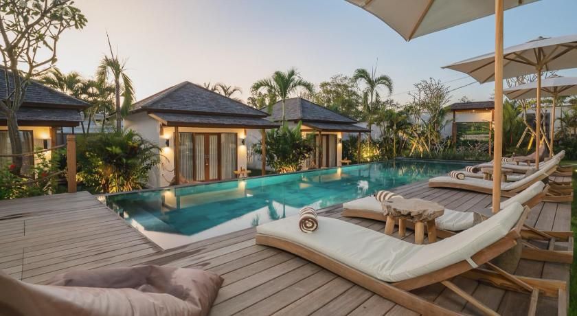 Ehoa Bali Nyanyi Boutique Hotel - In Front Of Entrance To Nuanu