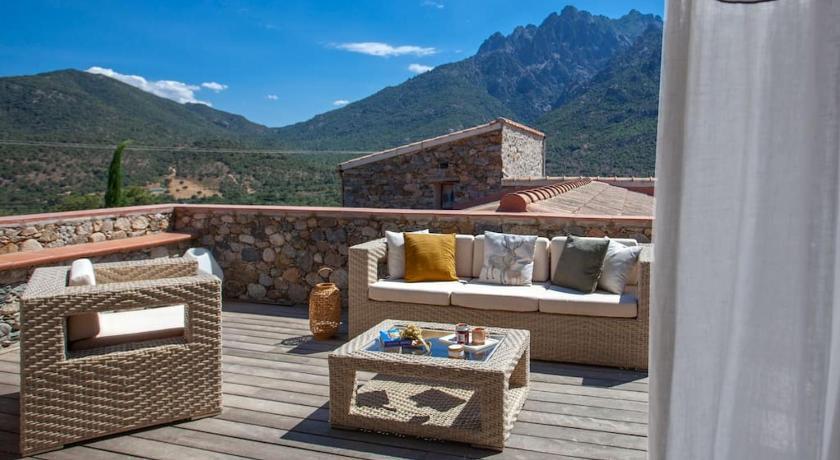 Maison en pierre Corse avec vue proche des Gorges de l'Asco entre mer montagne et piscine Corsica - Moltifao visuel 3/5